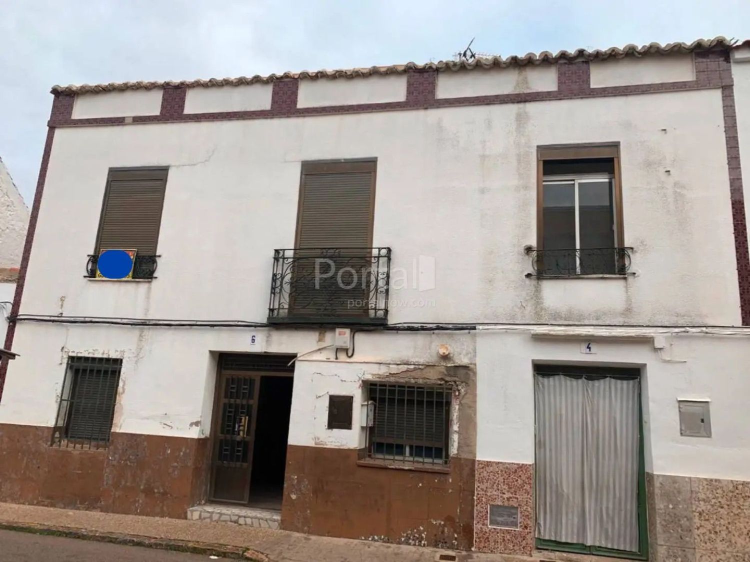 Vista exterior de Casa adosada en venta en Moral de Calatrava con Terraza y Balcón