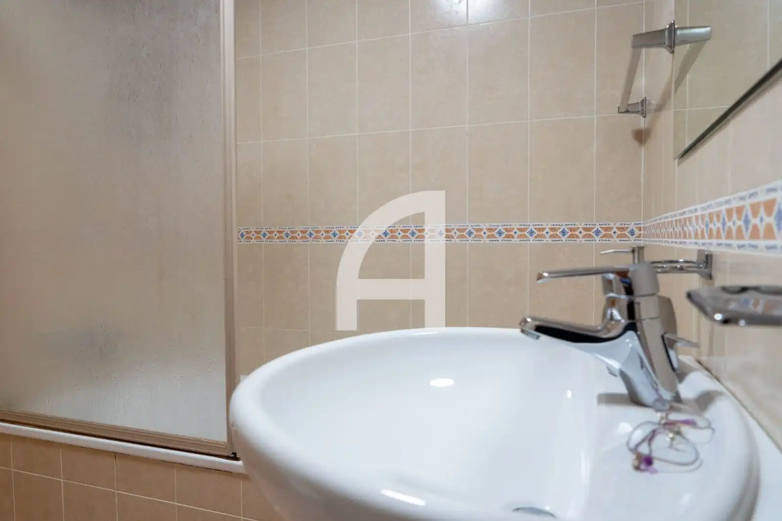Bany de Pis en venda en Fuengirola amb Aire condicionat, Calefacció i Terrassa