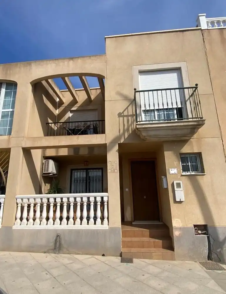 Vista exterior de Casa o chalet en venta en Rioja con Terraza