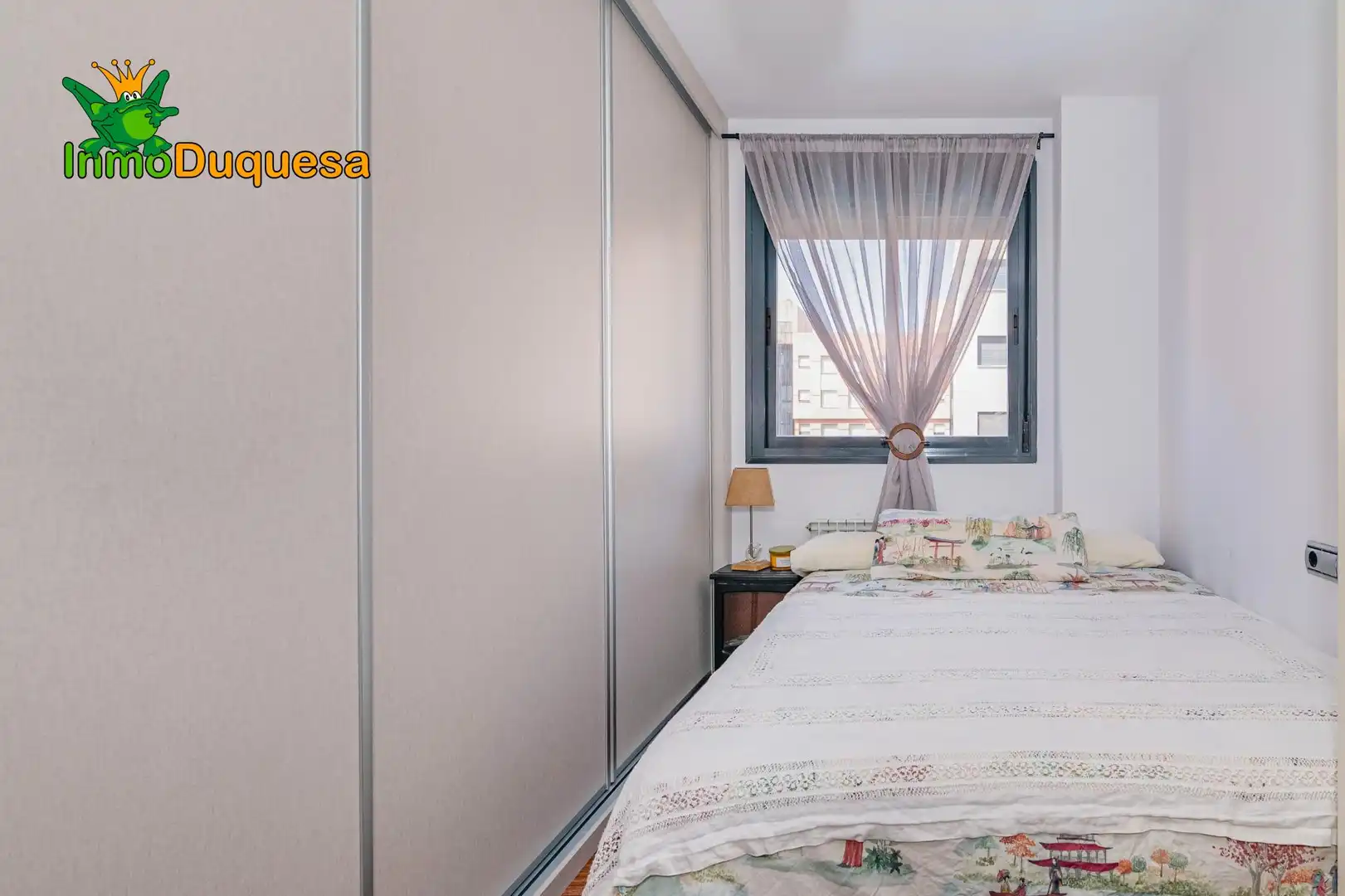 Habitación de Piso en venta en Granada con Aire acondicionado, Calefacción y Jardín privado