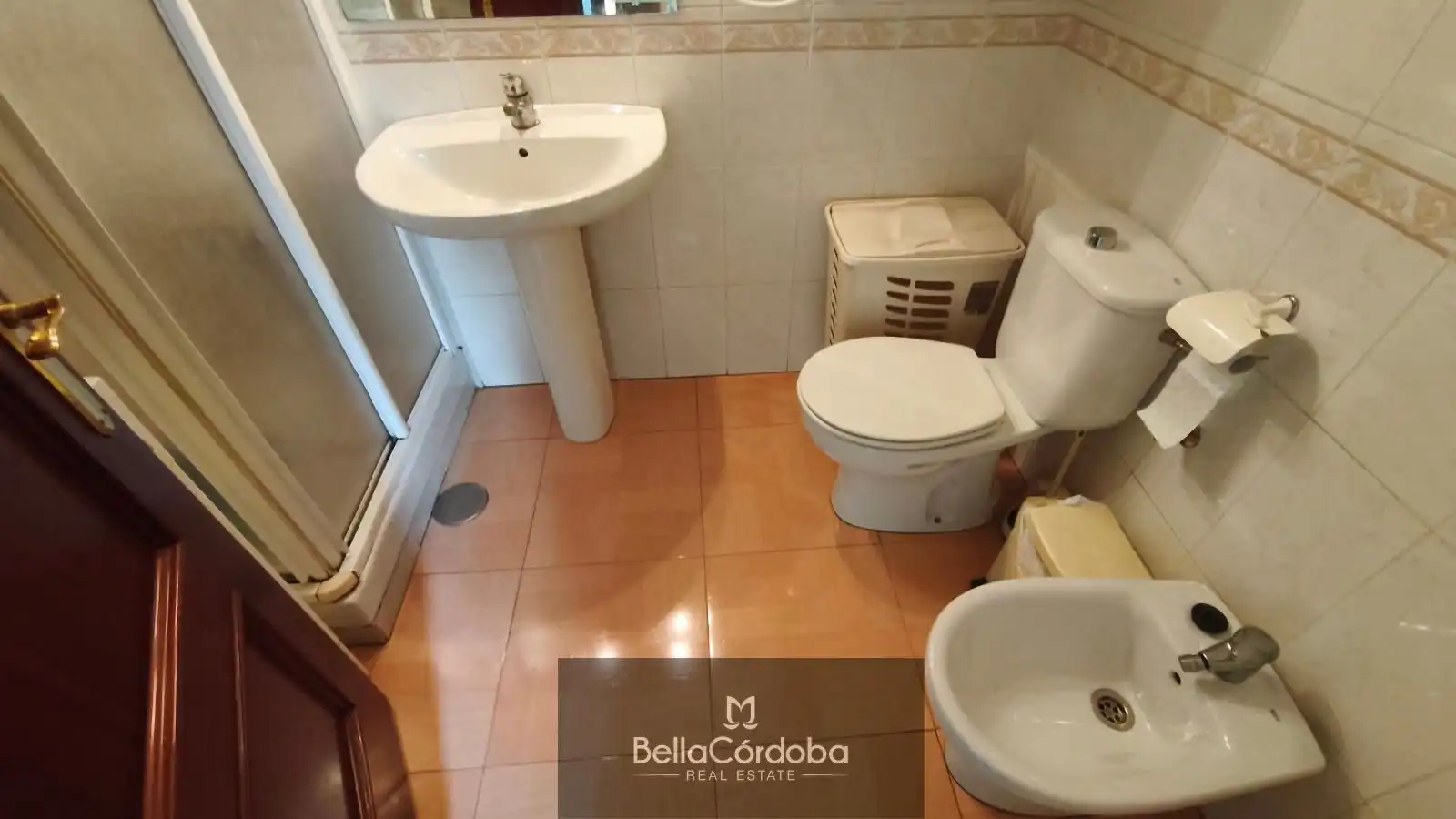 Bathroom of Flat for sale in Córdoba  with Air Conditioner, Heating and Terrace