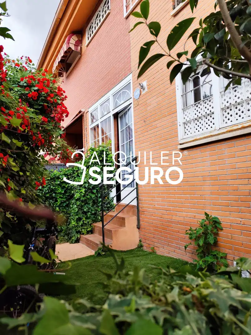 Exterior view of Houses for rent in Camarma de Esteruelas  with Air Conditioner, Heating and Terrace