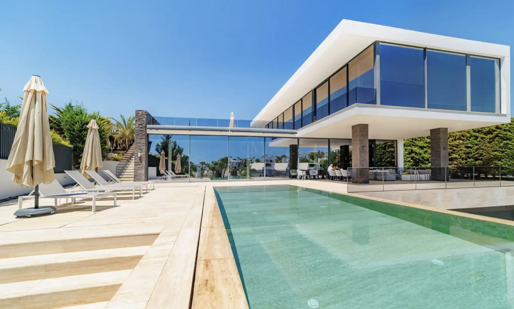 Piscina de Casa o chalet de alquiler en Marbella con Aire acondicionado, Jardín privado y Terraza