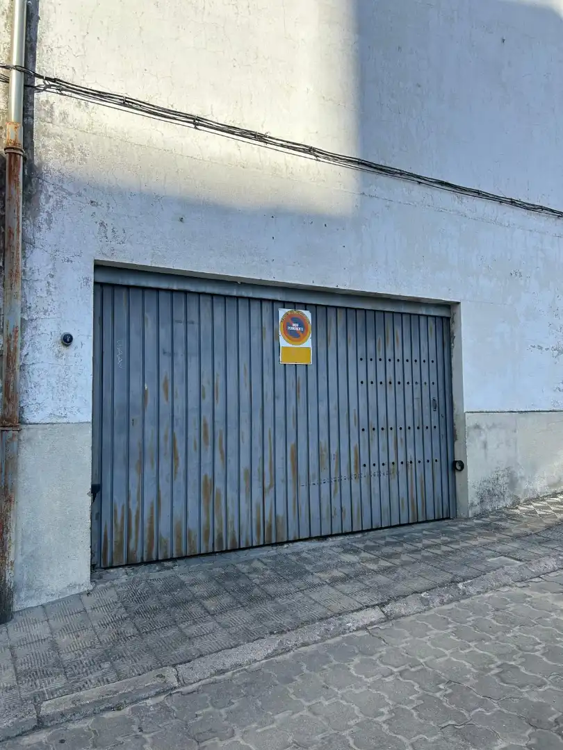 Parkplatz von Garage zur Miete in Plasencia