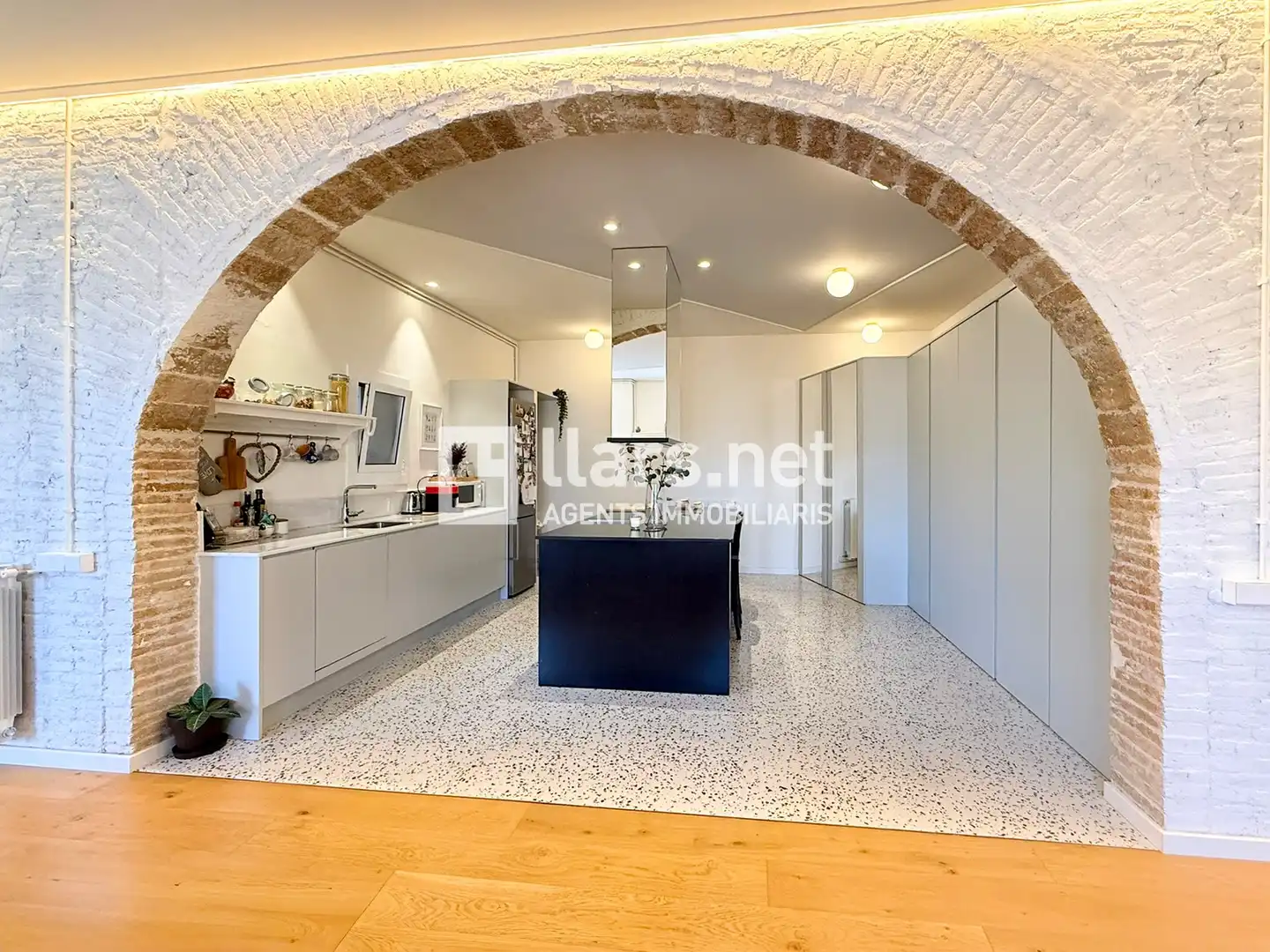 Cocina de Piso en venta en Vilanova i la Geltrú con Calefacción y Balcón