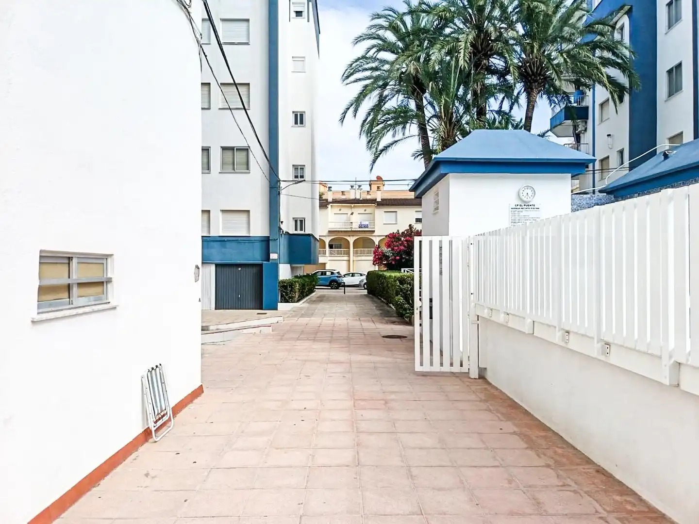 Vista exterior de Apartament en venda en Miramar amb Terrassa, Moblat i Piscina comunitària
