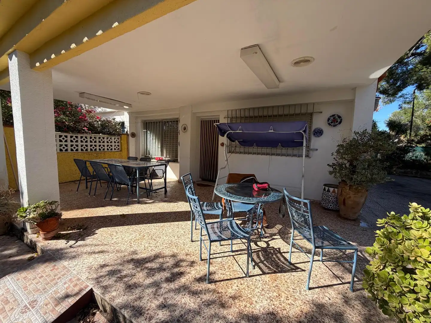 Terrasse von Einfamilien-Reihenhaus zum Verkauf in Olocau mit Privatgarten, Terrasse und Schwimmbad