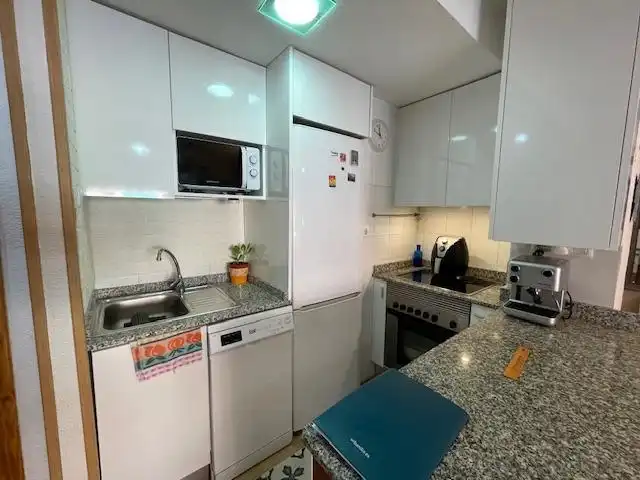 Cocina de Piso en venta en La Manga del Mar Menor con Balcón, Alarma y Piscina comunitaria
