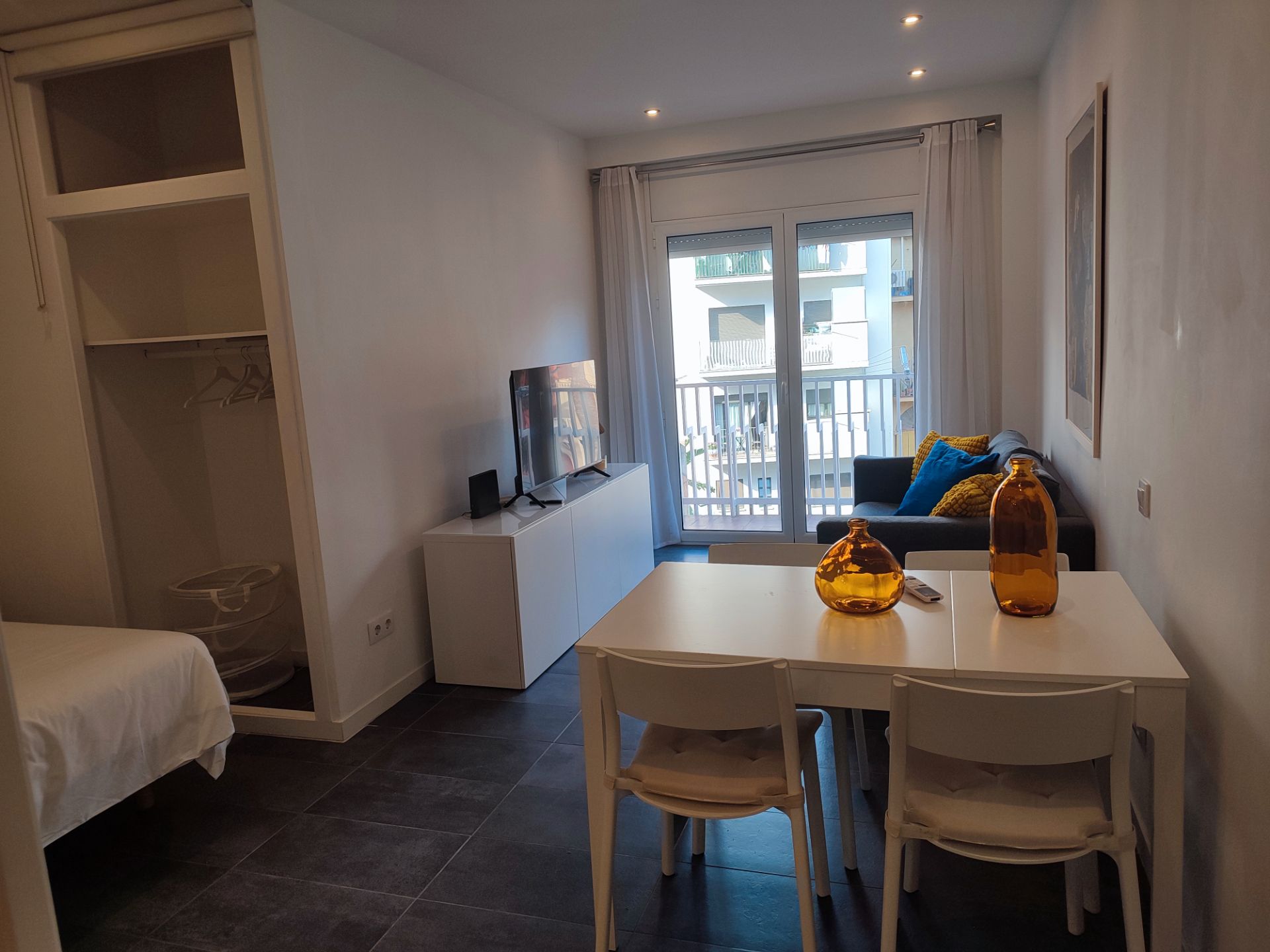 Sala d'estar de Estudi de lloguer en  Barcelona Capital amb Aire condicionat, Calefacció i Parquet