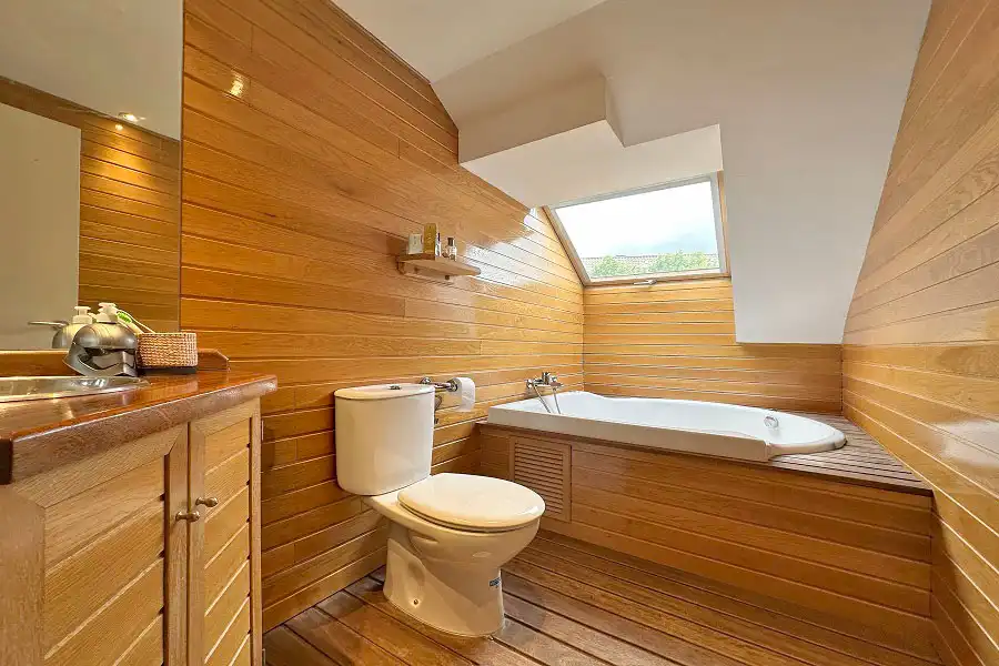 Baño de Dúplex en venta en Torrelodones con Calefacción, Parquet y Horno