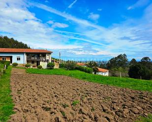 Casa o xalet en venda en Colunga amb Jardí privat, Moblat i Balcó