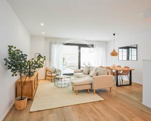 Living room of Duplex to rent in L'Hospitalet de Llobregat  with Air Conditioner, Heating and Private garden