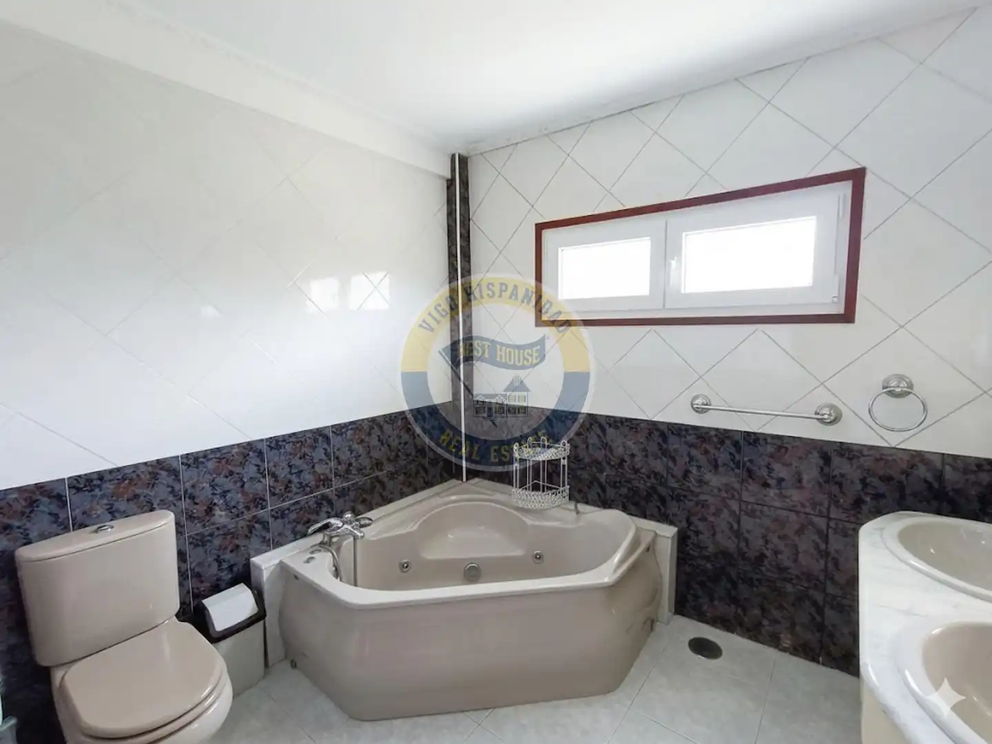 Baño de Finca rústica en venta en Vigo  con Calefacción, Trastero y Piscina