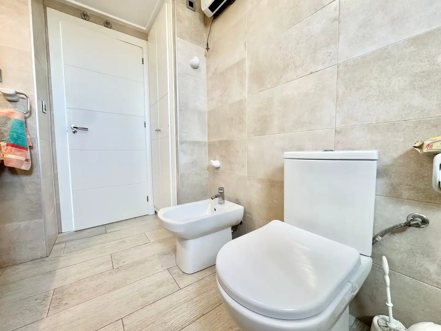 Bany de Apartament de lloguer en Torrevieja amb Piscina, Moblat i Rentadora