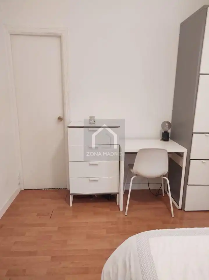 Habitación de Piso en venta en Madrid con Trastero