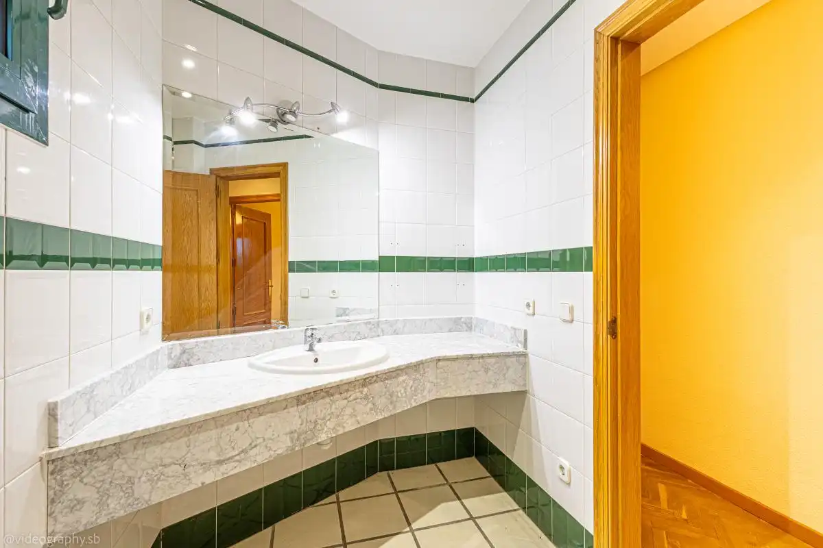 Baño de Casa o chalet en venta en Morata de Tajuña con Aire acondicionado, Calefacción y Jardín privado