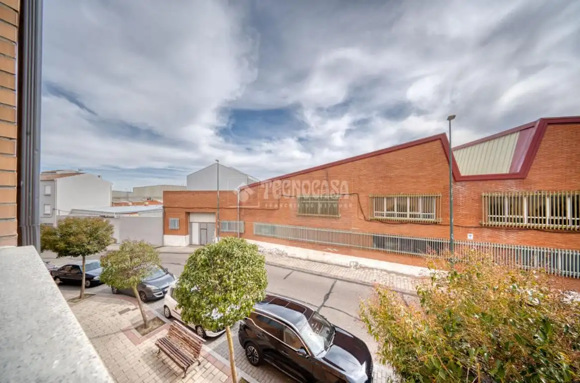 Vista exterior de Pis en venda en Valladolid amb Calefacció i Terrassa