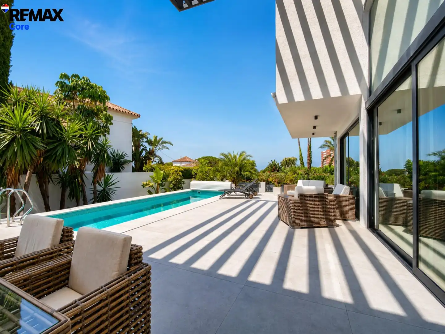 Terrassa de Casa o xalet en venda en Marbella amb Aire condicionat, Calefacció i Jardí privat