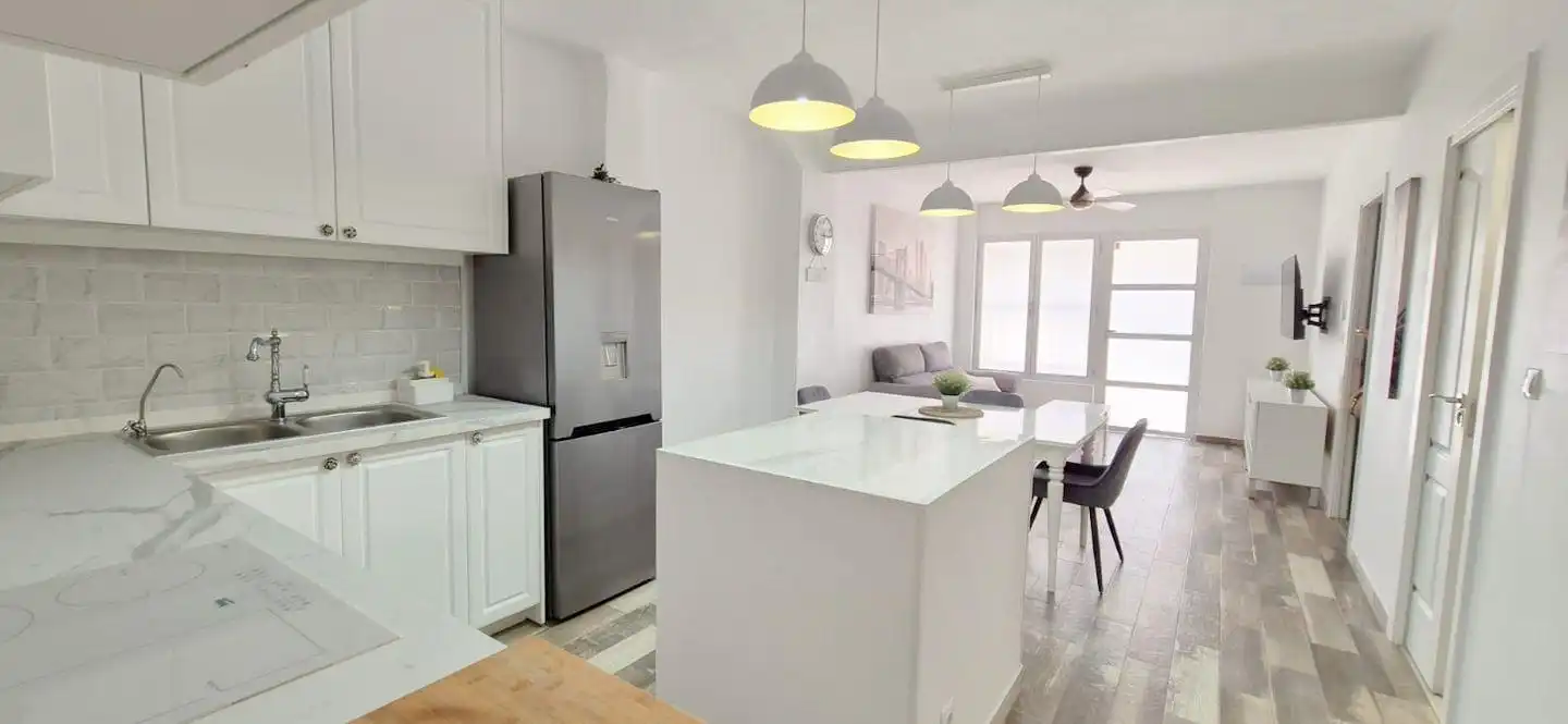 Kitchen of Ground floor for share in Elche / Elx  with Air Conditioner and Furnished