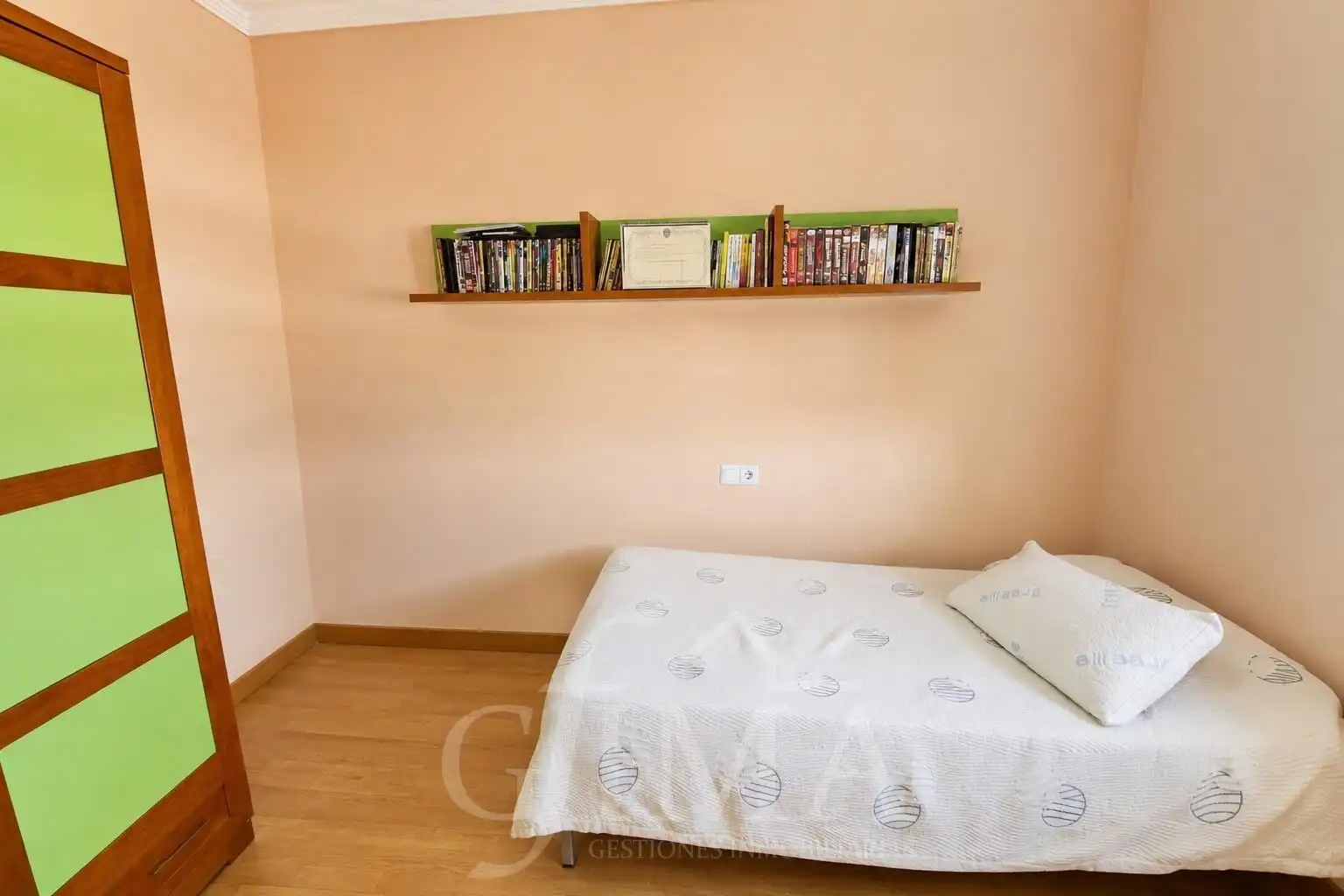 Habitación de Piso en venta en Tomelloso con Calefacción y Amueblado