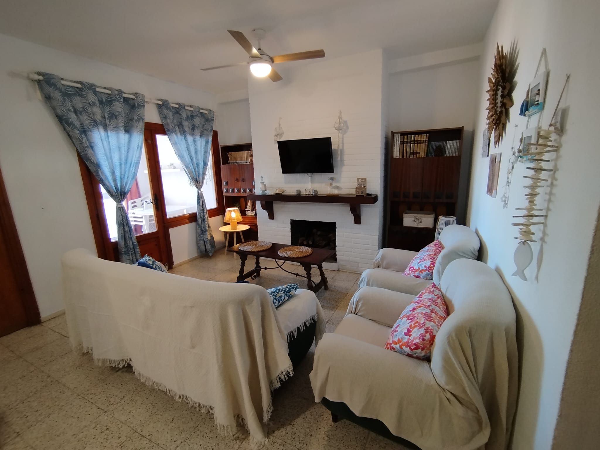 Living room of Flat to rent in El Puerto de Santa María  with Terrace, Furnished and Balcony