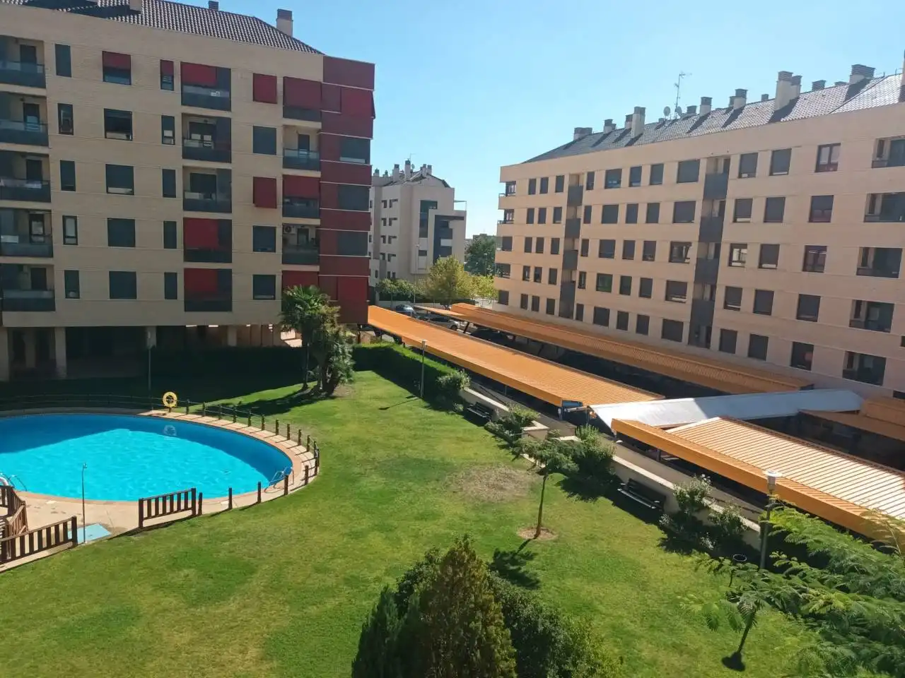 Piscina de Piso en venta en  Logroño con Calefacción, Parquet y Trastero