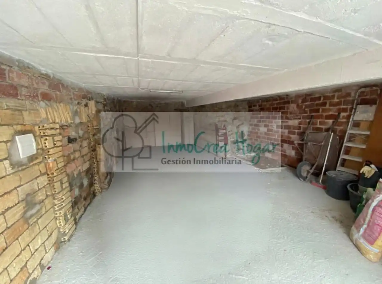Casa o chalet en venta en Vigo  con Terraza, Trastero y Amueblado