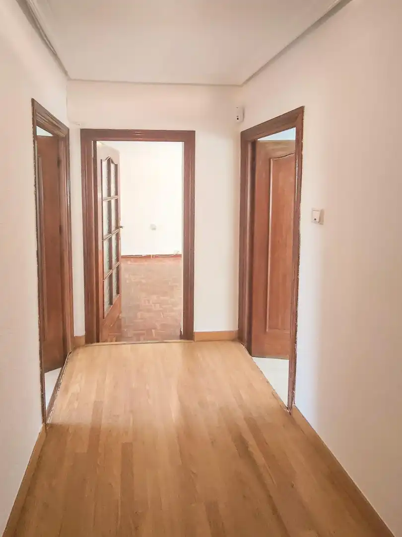 Piso en venta en Madrid con Calefacción y Parquet
