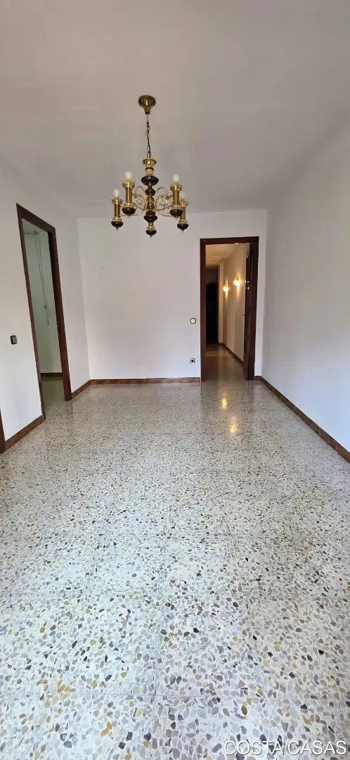 Piso en venta en L'Hospitalet de Llobregat con Balcón