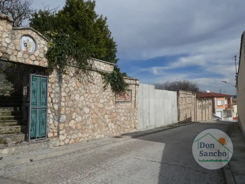 Exterior view of Houses for sale in Olivares de Duero