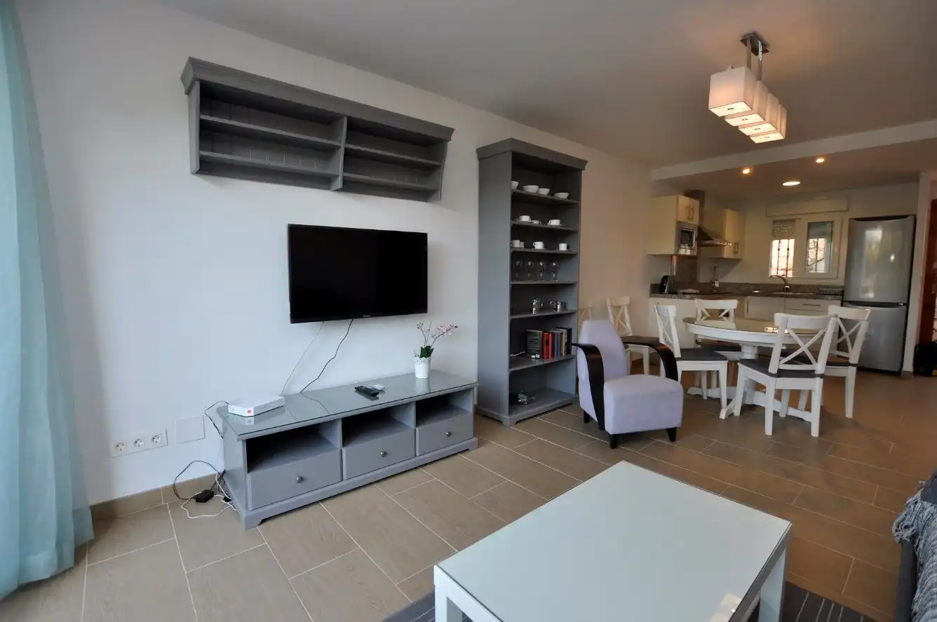 Sala de estar de Casa adosada de alquiler en Almuñécar con Aire acondicionado, Calefacción y Terraza