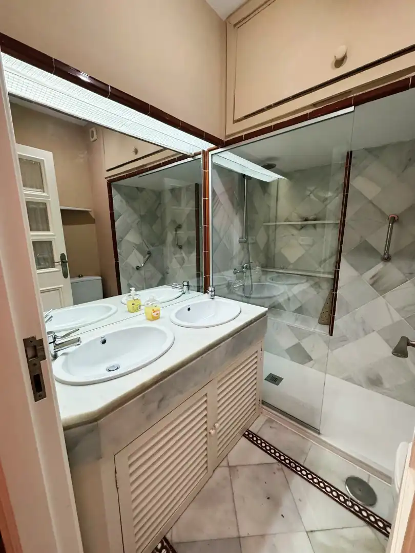 Bathroom of Flat for rent in El Puerto de Santa María  with Air Conditioner, Terrace and Furnished