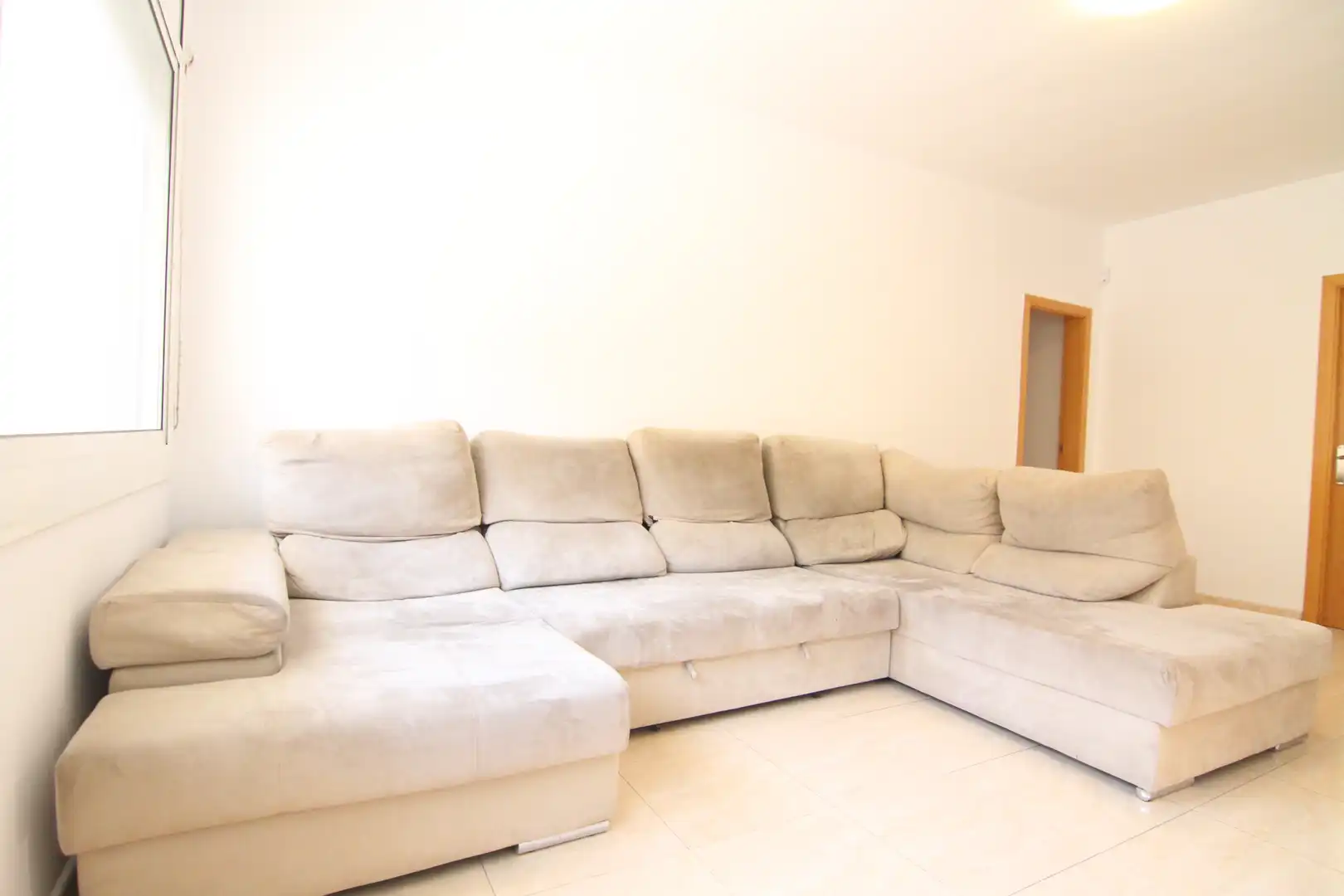 Sala de estar de Piso en venta en Olesa de Montserrat con Horno y Alarma