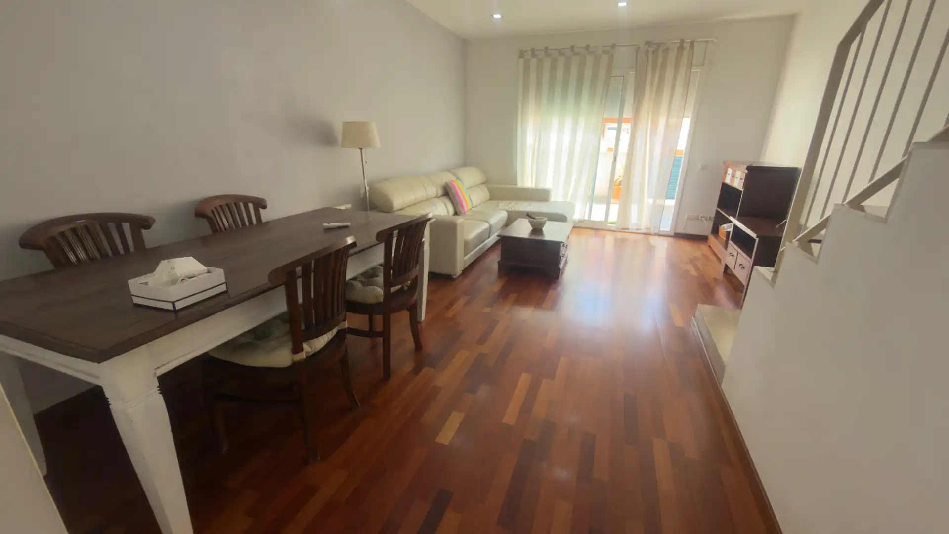 Sala d'estar de Casa o xalet de lloguer en Cubelles amb Aire condicionat, Calefacció i Parquet