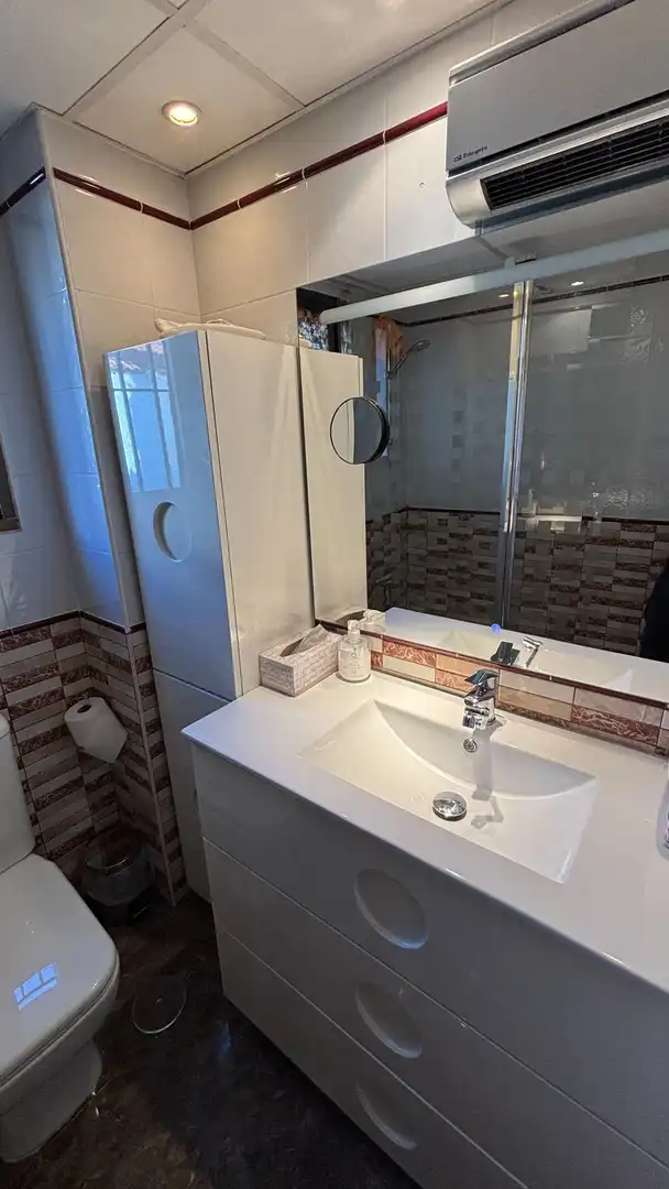Baño de Casa adosada en venta en Torremolinos con Aire acondicionado, Calefacción y Terraza