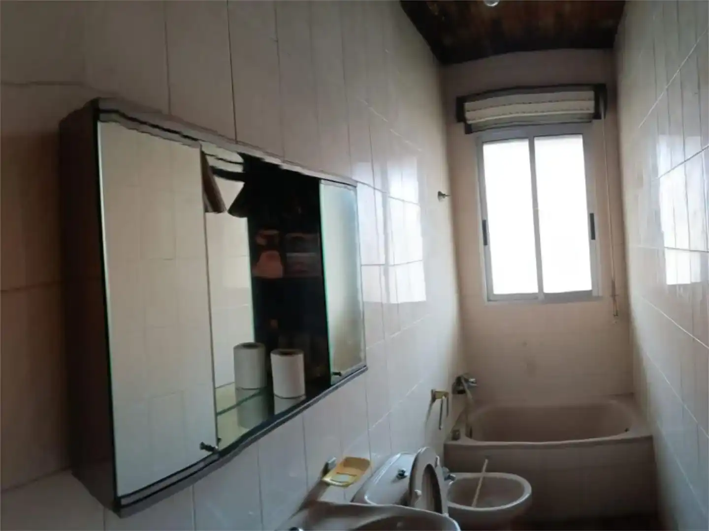 Badezimmer von Country house zum Verkauf in A Merca   mit Balkon