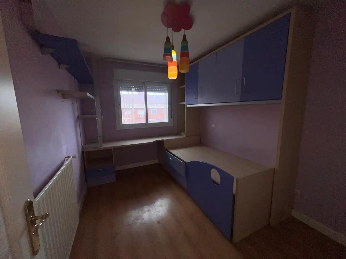 Habitación de Casa adosada en venta en Parla