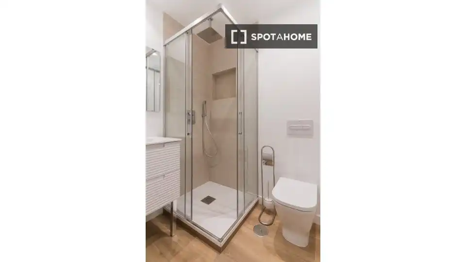 Room in Los Rosales