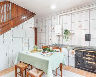 Cuina de Casa adosada en venda en Aller amb Calefacció
