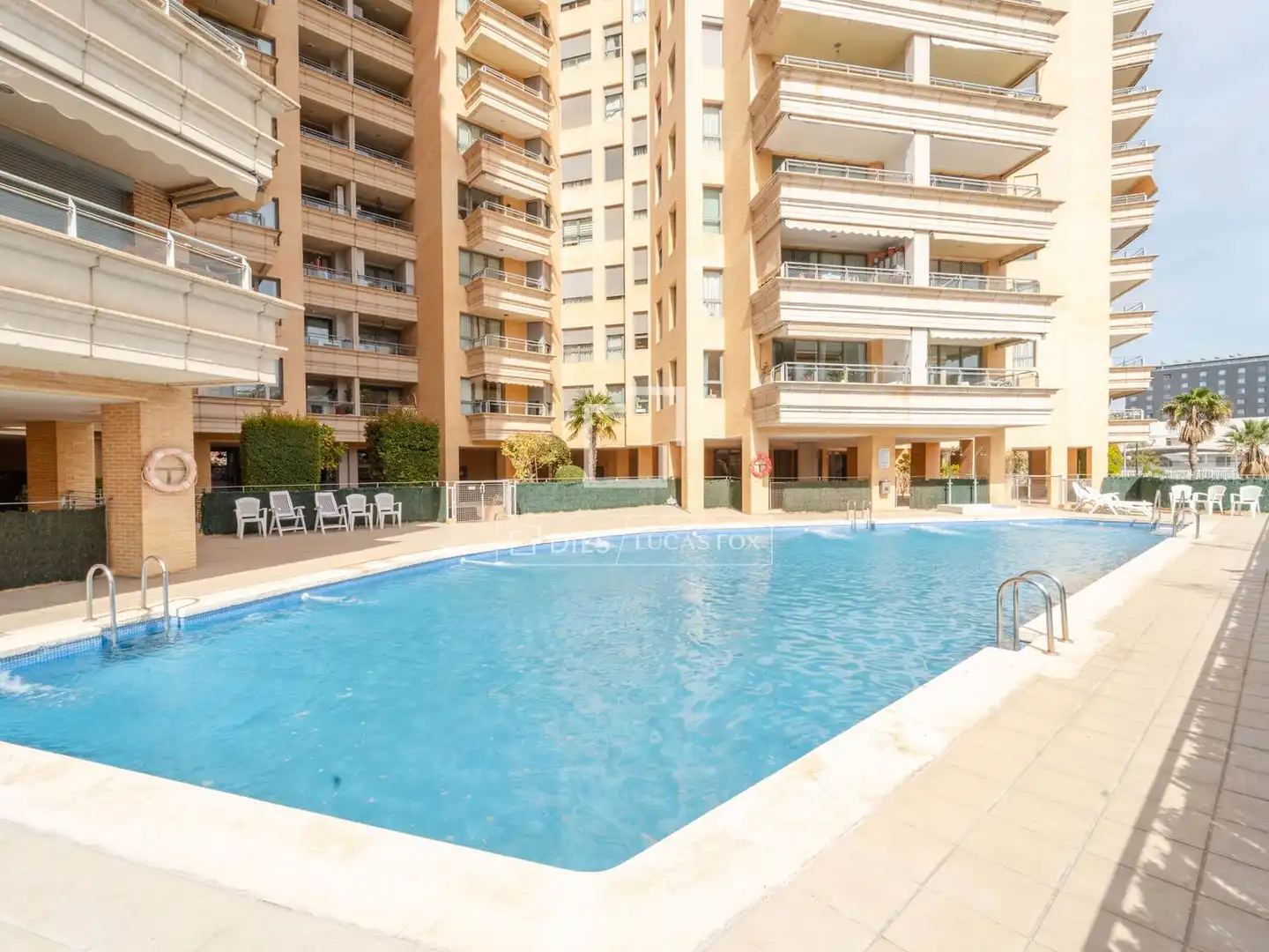 Piscina de Piso en venta en Valencia con Aire acondicionado, Calefacción y Jardín privado