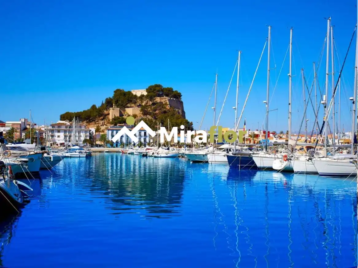 Vista exterior de Apartamento en venta en Dénia con Aire acondicionado, Terraza y Amueblado
