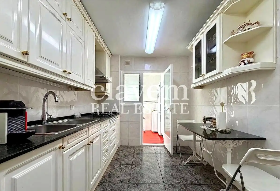Cocina de Piso en venta en Barcelona con Aire acondicionado, Amueblado y Balcón