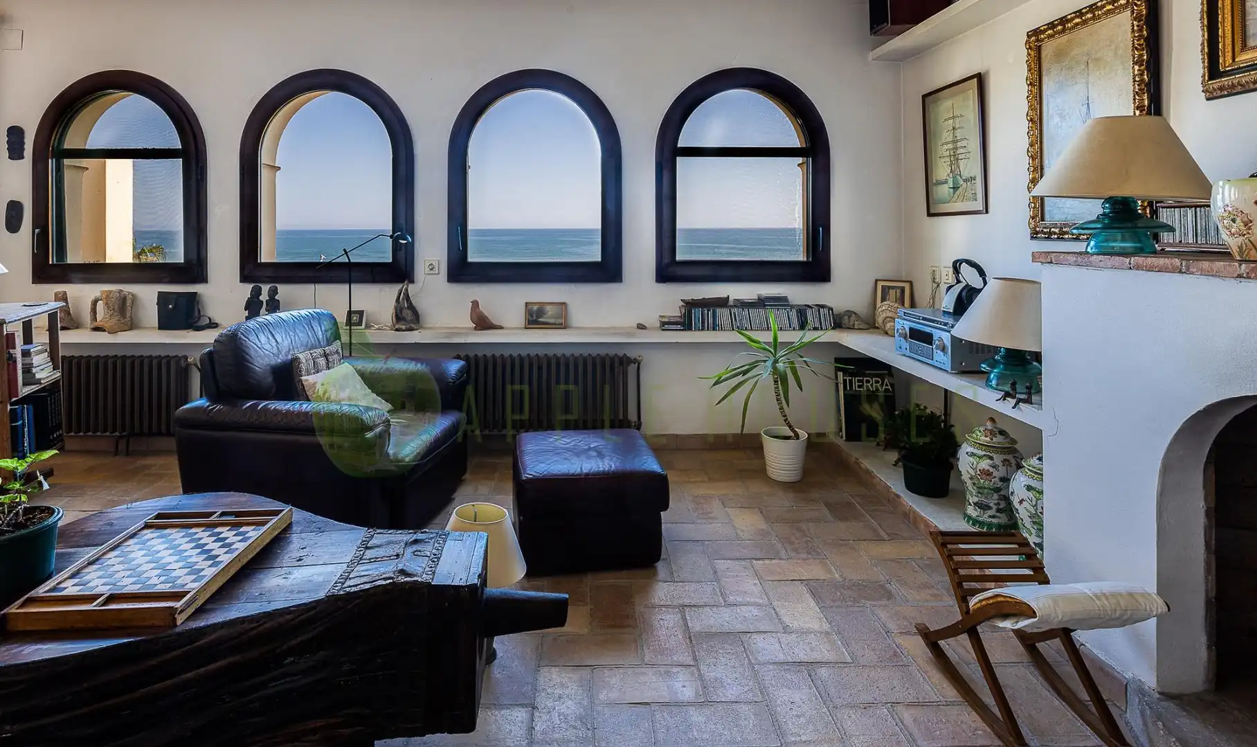Sala de estar de Casa o chalet en venta en Vilanova i la Geltrú con Aire acondicionado, Calefacción y Jardín privado