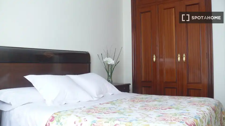 Schlafzimmer von Wohnungen zur untervermieten in Barakaldo  mit Klimaanlage, Heizung und Terrasse
