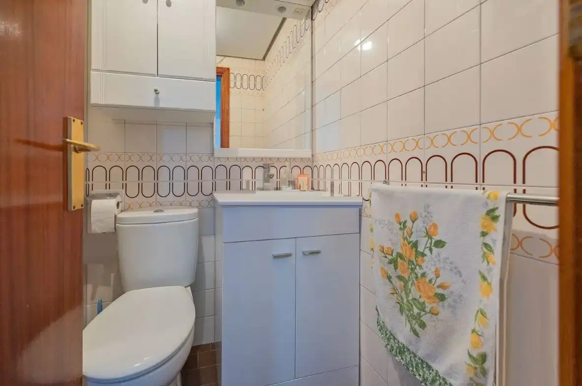 Bathroom of Flat for sale in Bilbao   with Heating and Balcony