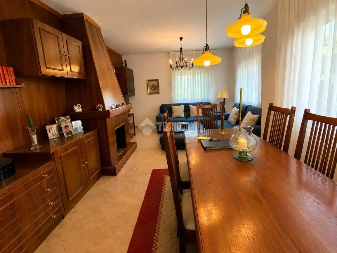 Sala de estar de Casa o chalet en venta en Carranque con Aire acondicionado, Parquet y Terraza