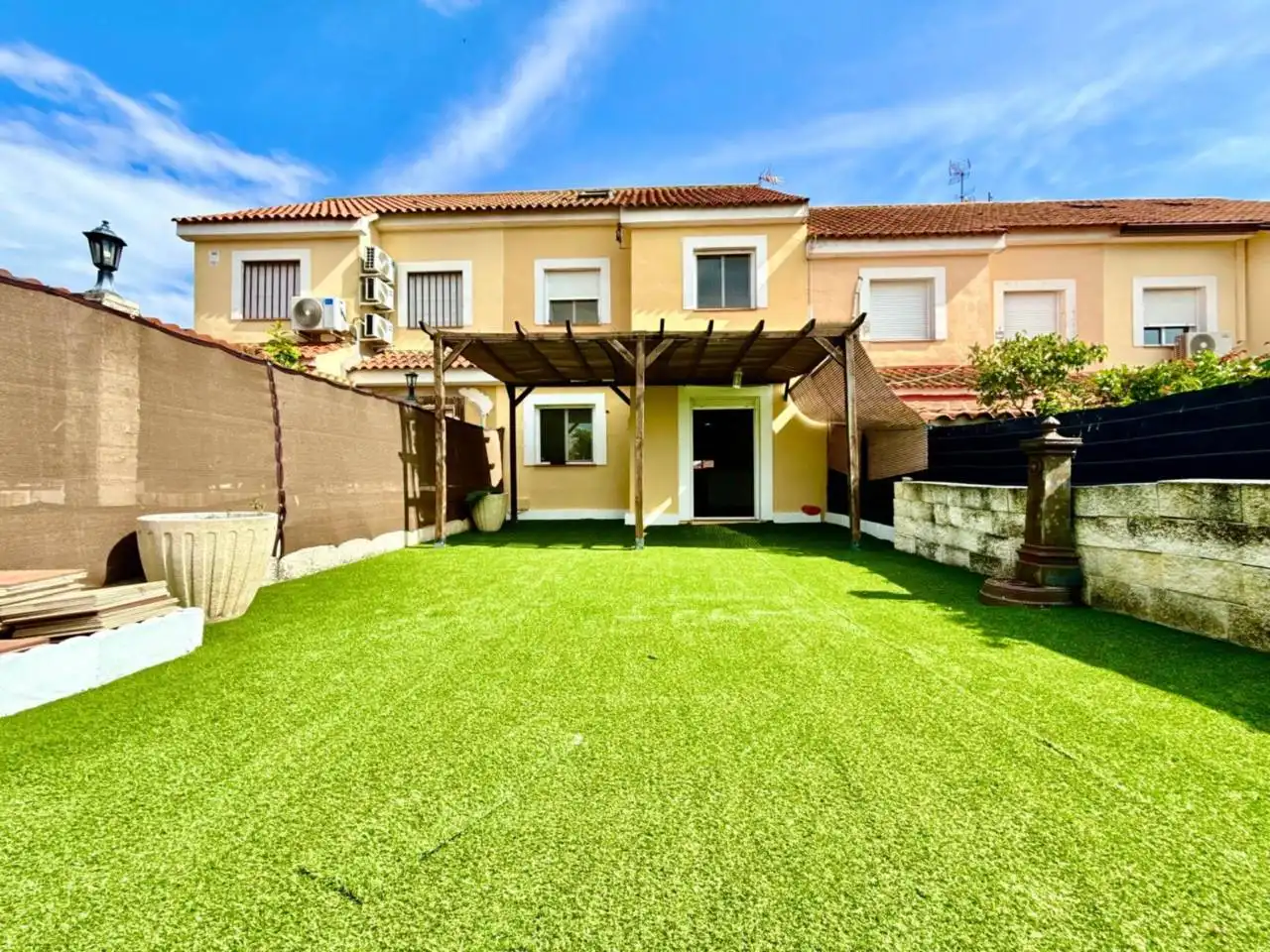 Jardín de Casa adosada en venta en Cabañas de la Sagra con Calefacción y Jardín privado