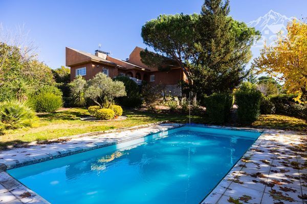 Garden of House or chalet for sale in Soto del Real  with Air Conditioner, Heating and Private garden