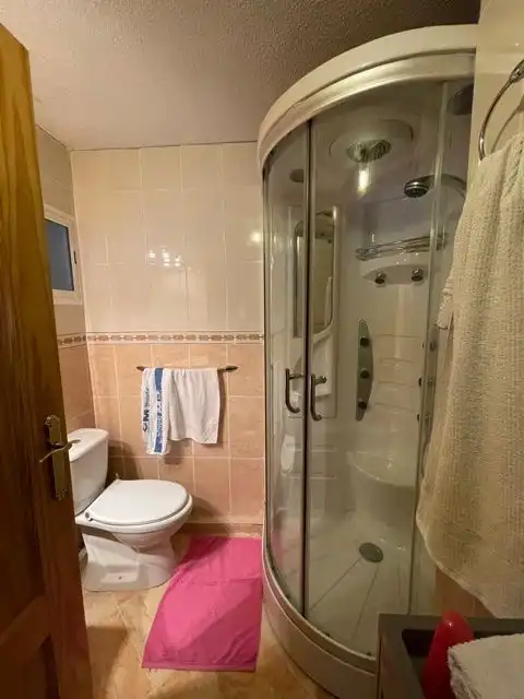 Bany de Casa o xalet en venda en Valdemorillo amb Calefacció, Jardí privat i Terrassa