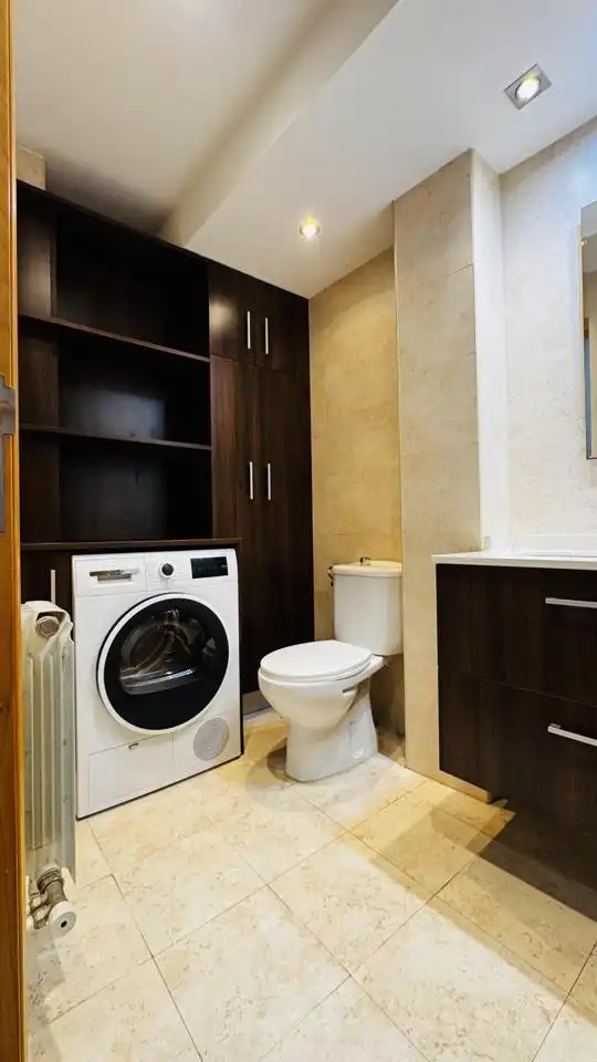 Badezimmer von Wohnung zum Verkauf in Zaragoza mit Klimaanlage, Heizung und Parkett